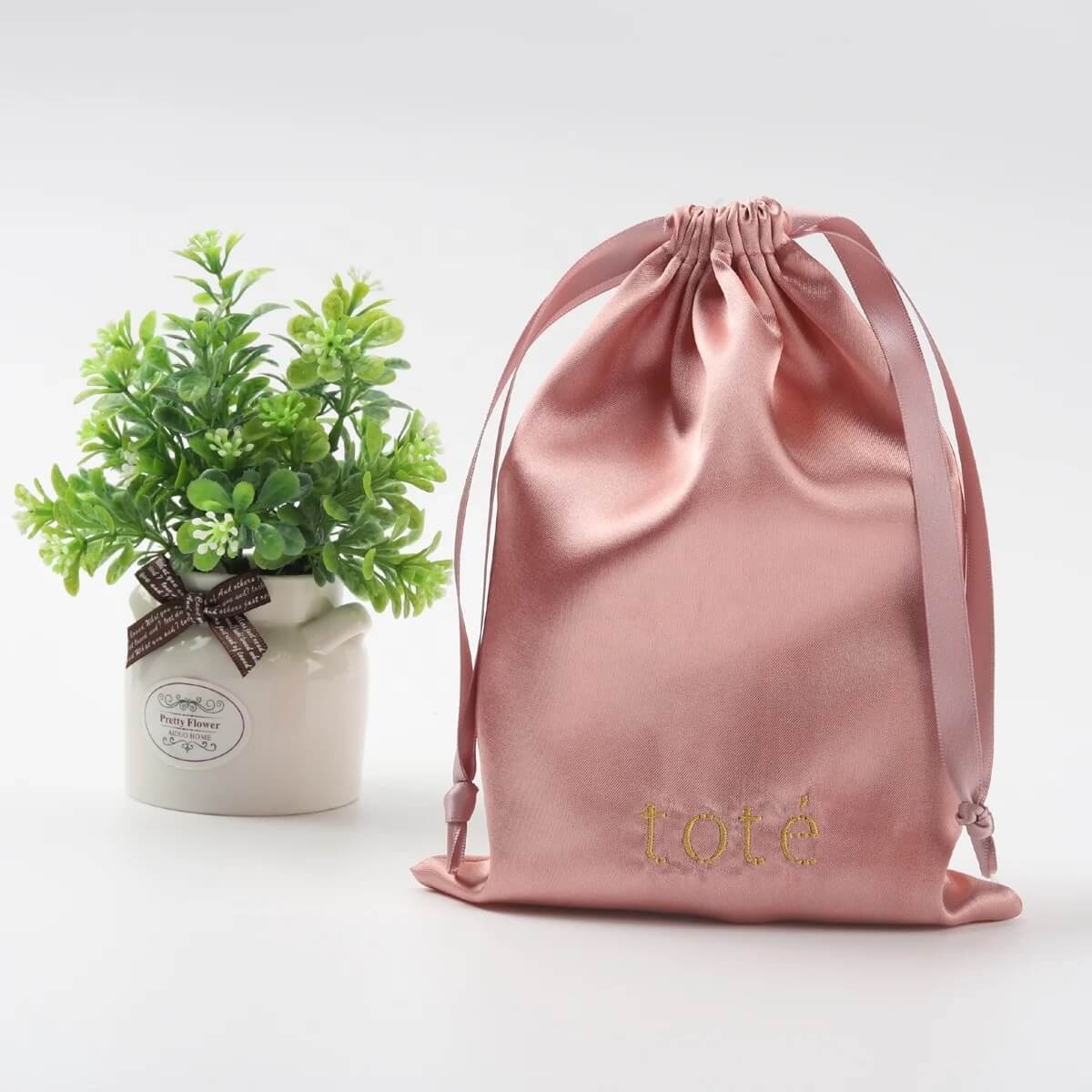 High End Silk Drawstring Jewelry Pouch Small Satin Silk Gift Perfume Bag For Cosmetic
