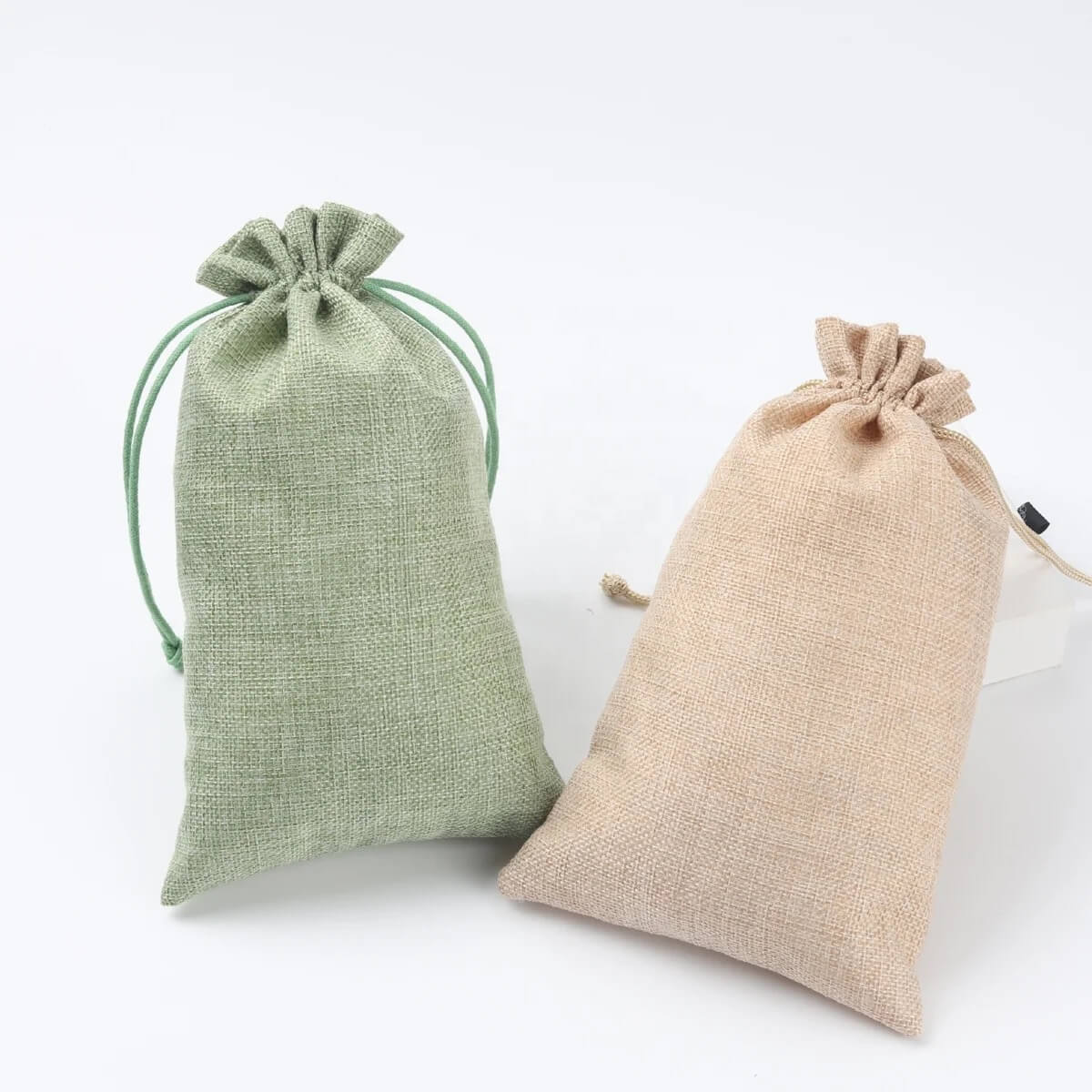 Custom Logo Embroidery Jute Hessian Burlap Gift Drawstring Bag Soft Beige Jute Coffee Tea Packaging Bag